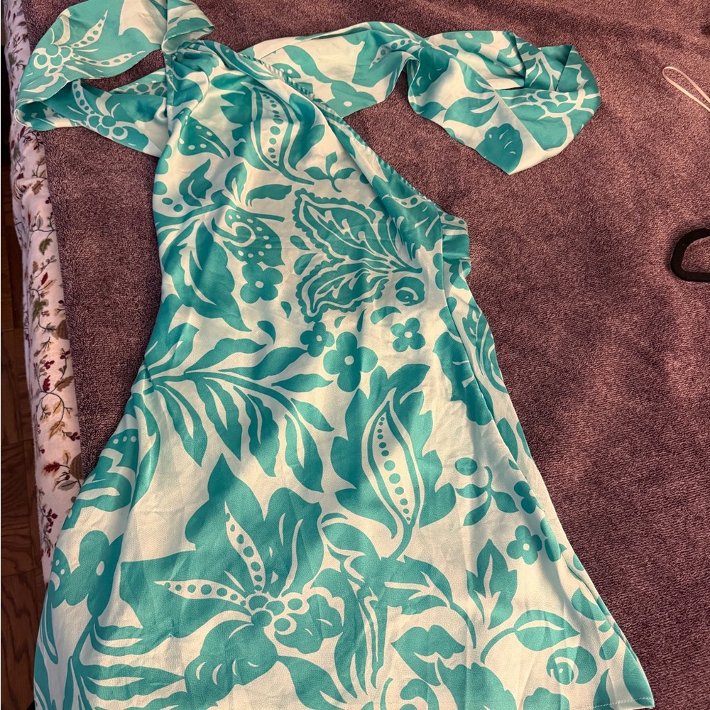 PrettyLittleThing Aqua and White Floral Dress